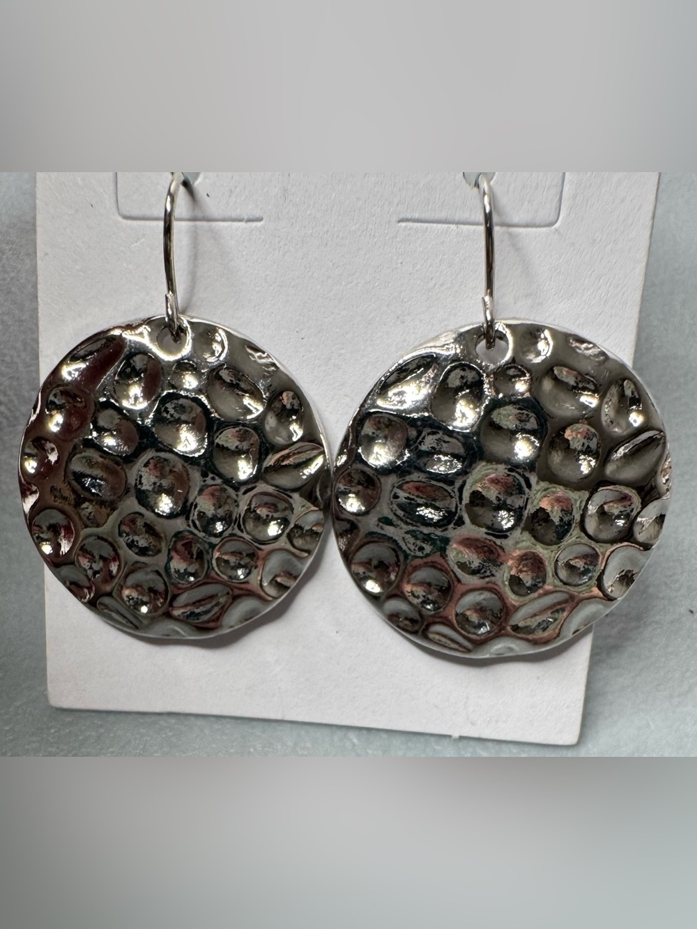 Silver tone Hammered Disc Drop Earrings - Women Jewelry business casual - Picture 1 of 1